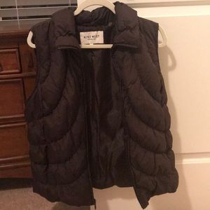 Comfy Nine West Black Puffy Vest